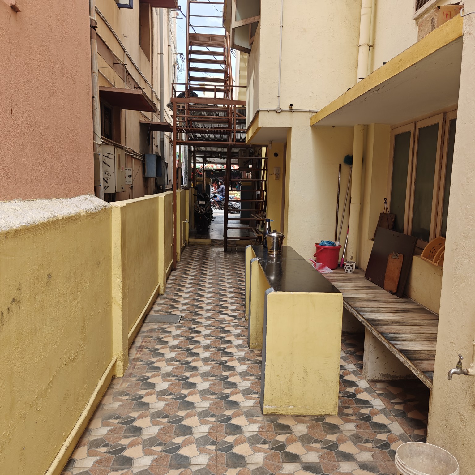 VETRI BOYS HOSTEL 2 side walkway