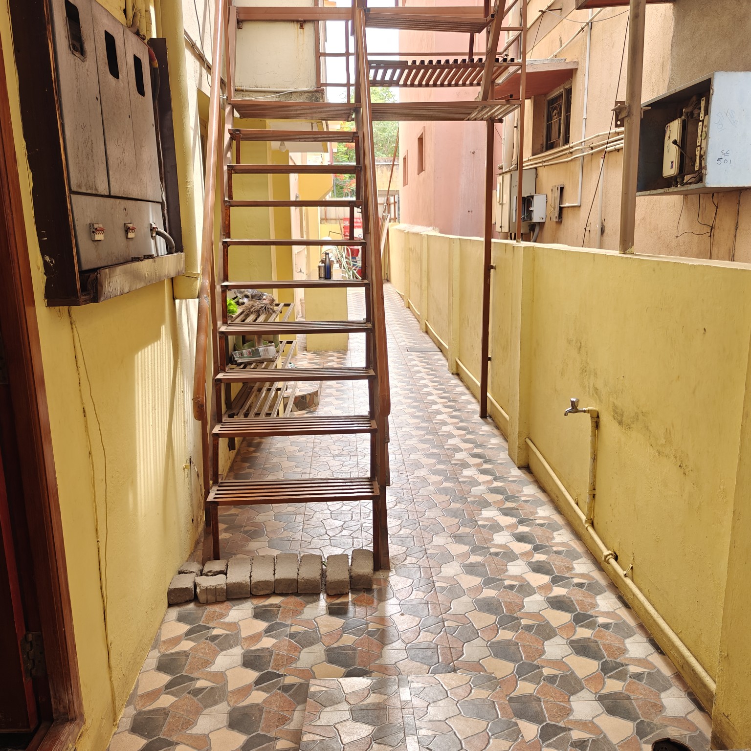 VETRI BOYS HOSTEL 2 staircase area