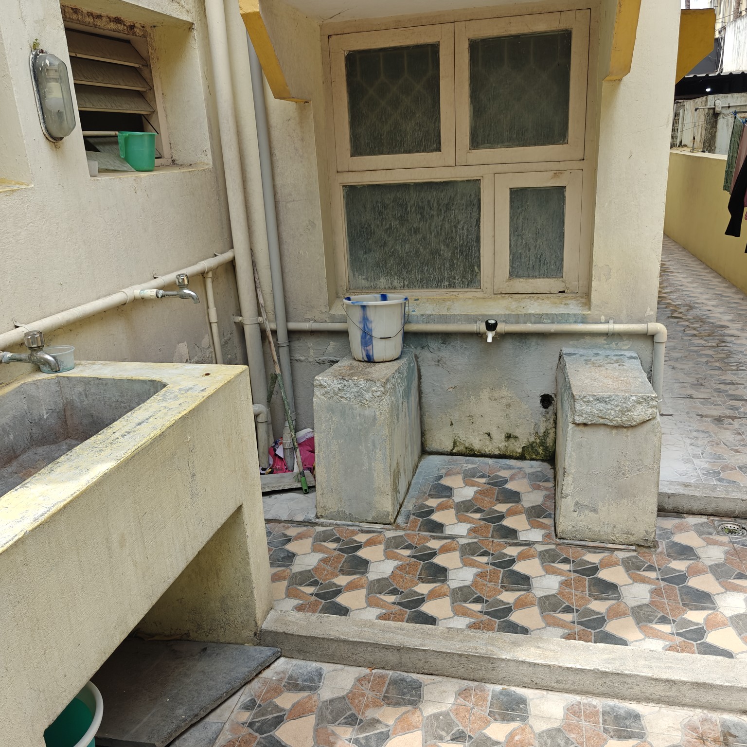 VETRI BOYS HOSTEL 2 wash area